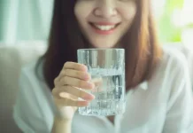 Manfaat dari Minum Air Garam Setiap Pagi