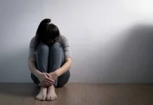 Ciri Ciri Orang Depresi dan Bedanya dengan Sedih Biasa