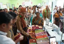 Pemprov NTT Asa 8 Kelompok Tenun di Desa Noebaun, TTU