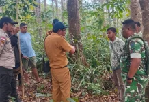 Sinergi Babinsa dan Bhabinkamtibmas Lakukan Tugas Pembinaan Kemasyarakatan