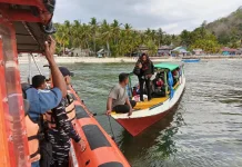 Terombang-ambing di Perairan Sari’i, Manggarai Barat 10 Penumpang Selamat