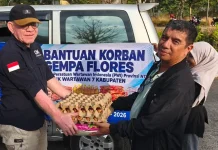 PWI NTT Salurkan Bantuan bagi 24 Wartawan Terdampak Gempa Flores