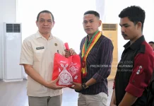 Pemkot Kupang Salurkan Bantuan Kepada 342 Mahasiswa Asal Flores