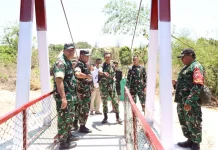 Dandim 1601/Sumba Timur Bersama Tim Wasrik Cek Jembatan Garuda