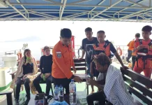 Tim SAR Berhasil Selamatkan 6 Penyelam Terseret Arus di Pulau Panga Batang Maumere