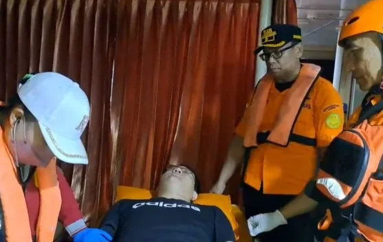 Tim SAR Gabungan Berhasil Evakuasi Medis Kru Kapal
