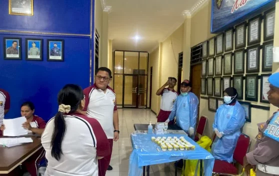 Cegah Peredaran Narkoba Ditpolairud Polda NTT Gelar Tes Urine