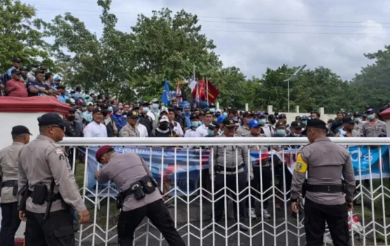 Jaksa Tuntut EFM Tiga Tahun Penjara