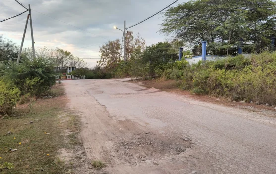 Warga dan Mahasiswa Soroti Kerusakan Jalan Tuabata Kupang
