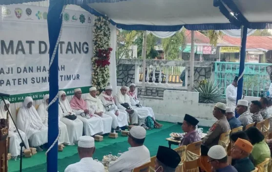 Sekda Sumba Timur Mewakili Bupati Sambut Kepulangan Jamaah Haji