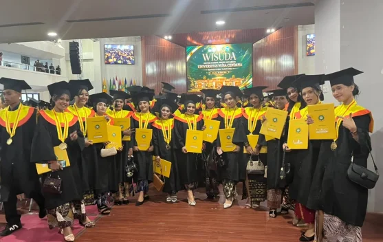 Wisudawan Undana Persembahkan Gelar Akademik untuk Perjuangan Orang Tua