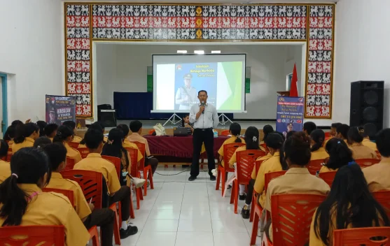Polres Sumba Timur Edukasi Pelajar Andaluri Cegah Bahaya Narkoba sejak Dini