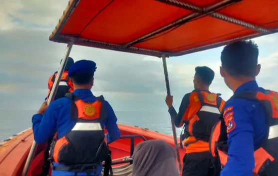 Pria 40 Tahun Diduga Lompat dari KM Lambelu, Tim SAR Intensifkan Pencarian