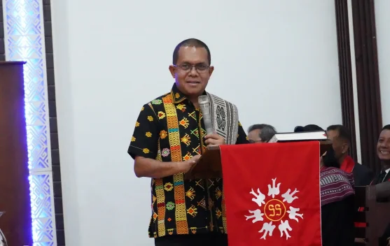 Gubernur Melki Ajak Gereja Perkuat SDM dan Ekonomi