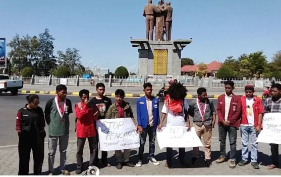 Mahasiswa Cipayung Plus Kupang Tolak Penyematan Gelar "Raja Timor" kepada Jokowi