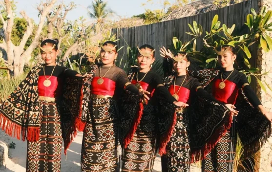 Musik, Tarian dan Pakaian Adat Rote Jadi Daya Tarik di NIHI Rote