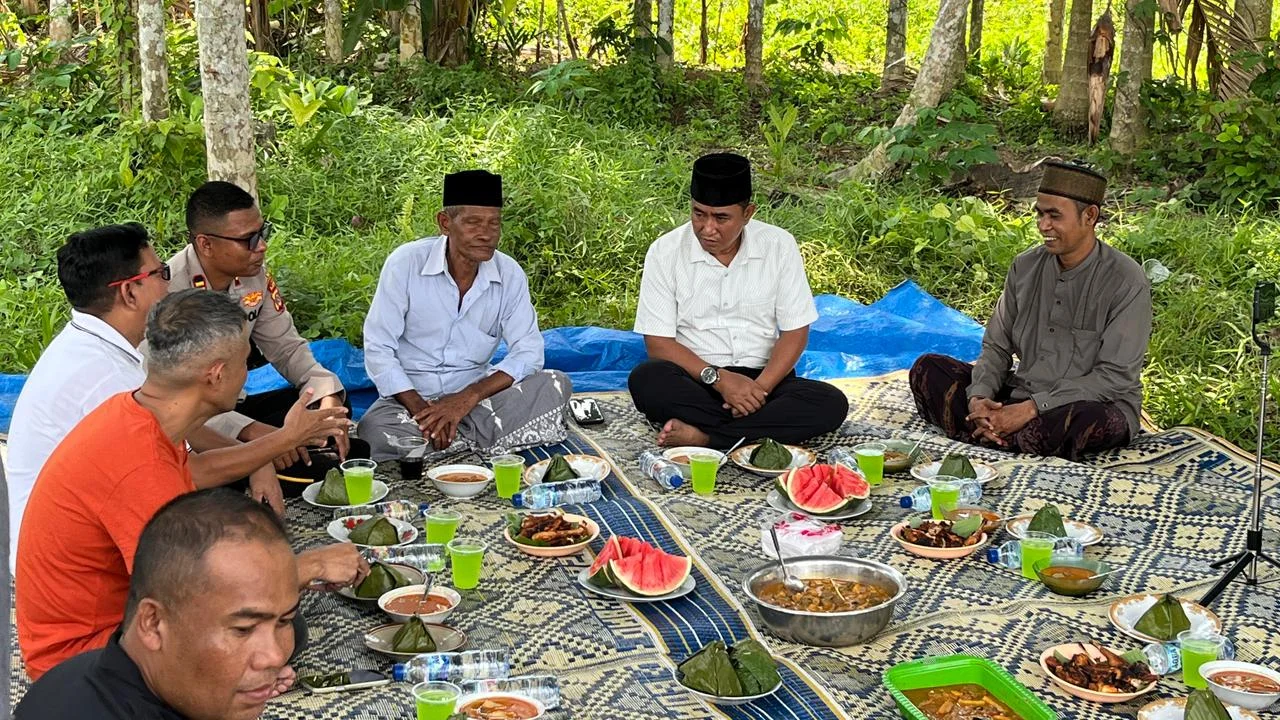 Kapolres Lhokseumawe Hadiri Tradisi Khanduri Blang di Simpang Keuramat, Wujud Sinergi TNI-Polri dengan Petani
