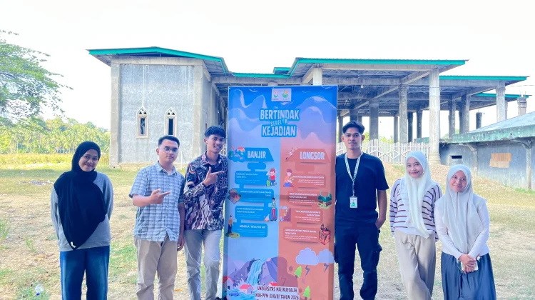 Mahasiswa Unimal Luncurkan Pamflet Mitigasi Bencana di Desa Cot Trieng