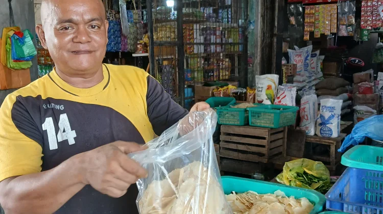 Kerupuk Melinjo Asal Pidie Laris Manis di Lhokseumawe,