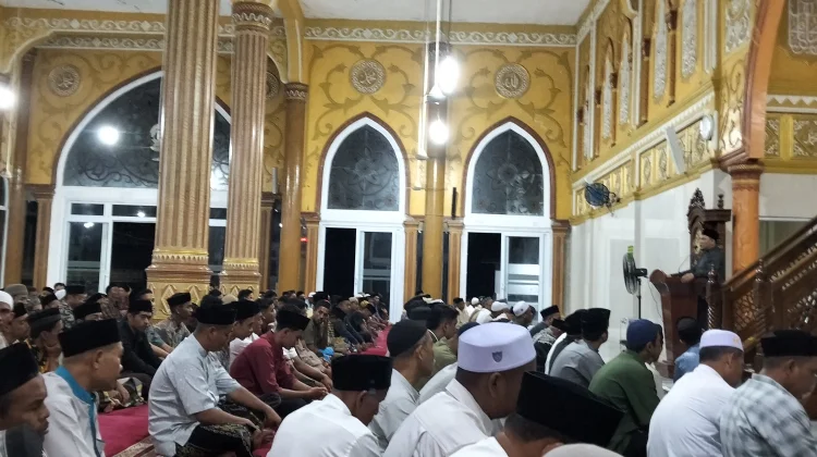 Ramadhan Pertama, Masjid Syura Dipenuhi Jamaah Shalat Tarawih