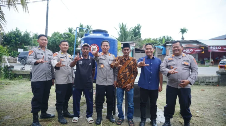 Kapolres Lhokseumawe Resmikan Sumur Bor di Lancang Barat