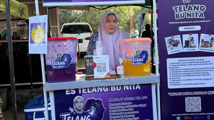 Es Telang Bu Nita Ramaikan Ahad Festival