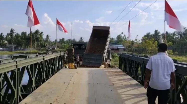 Sentuhan Akhir Finishing Jembatan Bailey Bluka Teubai