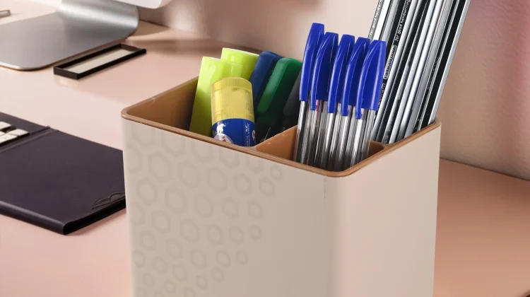 Apakah Pulpen Kantor Punya Kaki?