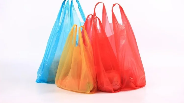 Kenapa Plastik Belanja Selalu Menumpuk?
