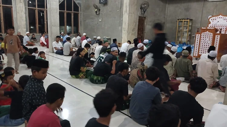 Jamaah Shalat  Tarawih di Meunasah  Mulai Berkurang