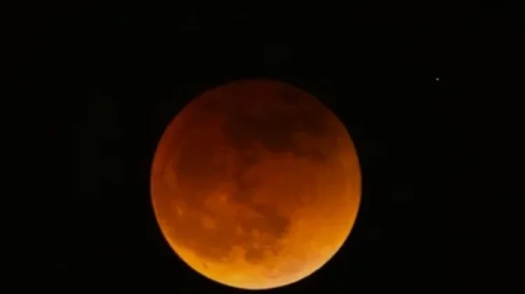 Gerhana Bulan Total Bertepatan 14 Ramadhan