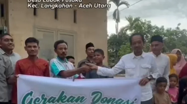 Penyintas Banjir Aceh Utara Bagi 100 Pajet Buka Puasa