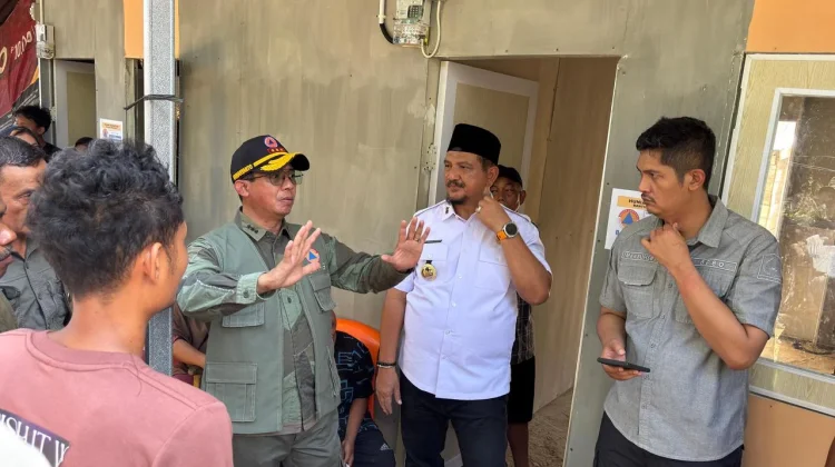 Kepala BNPB Pastikan Dana Stimulan Rumah Rusak Langsung Masuk Rekening Penerima