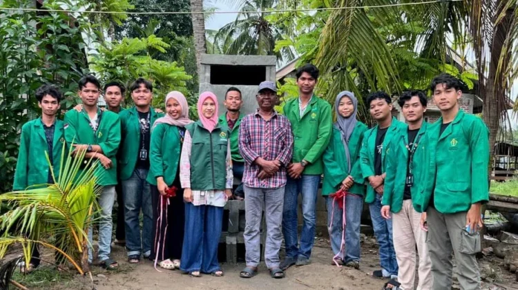 Mahasiswa KKN Relawan Unimal Bangun Roket Stove untuk Warga