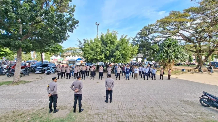 Personil Gabungan Amankan Arus Lalin jelang Berbuka