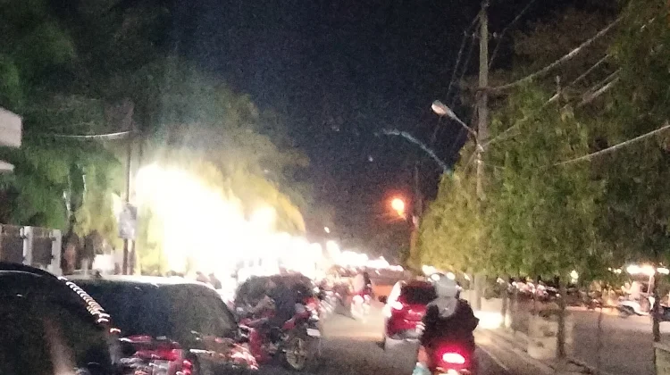 Seselai Tarawih, Penikmat Kopi Padati Kota