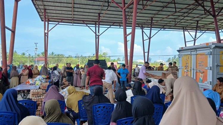 Ratusan Masyarakat Kota Lhokseumawe Beli Pangan Murah