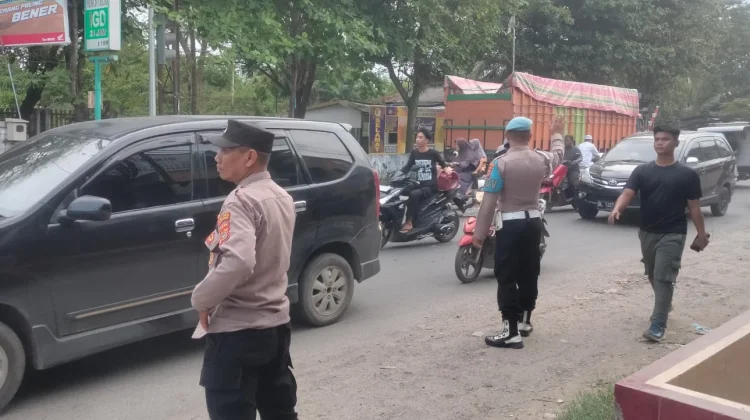 Cegah Kemacetan jelang Berbuka, Polsek Dewantara Siaga Atur Lalin