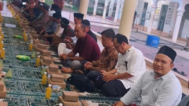 Safari Ramadhan Pemprov Aceh Santuni Yatim