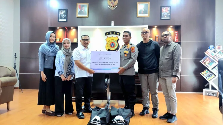 Polres dan Mubadala Energy Serahkan Ratusan Paket Sembako untuk Warga