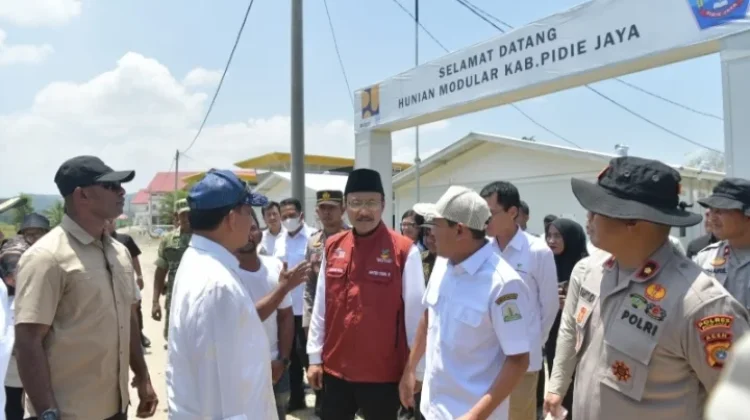 Wagub Aceh Dampingi Mendagri dan Mensos Tinjau Huntara di Pidie Jaya