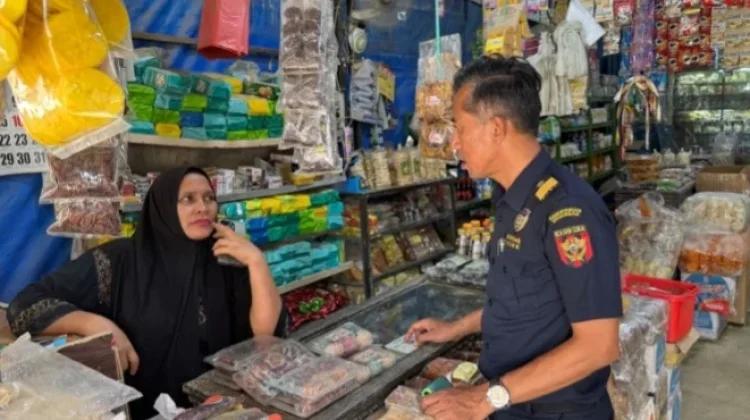Tekan Peredaran Rokok Ilegal, Bea Cukai Langsa Edukasi Pedagang