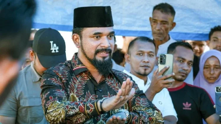 Bupati Al-Farlaky Santuni Anak Yatim dan Tinjau Huntara Banda Alam