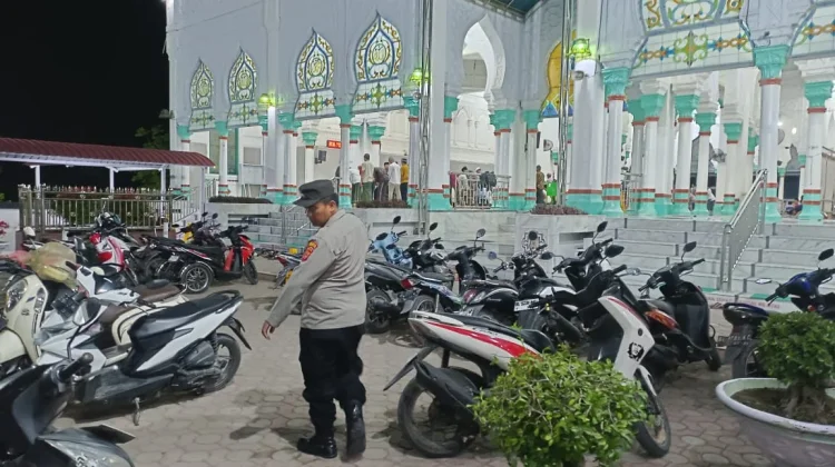 Polsek Muara Satu Amankan Shalat Tarawih, Imbau Jamaah Waspada Curanmor