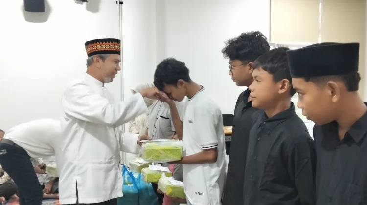 Pererat Silaturahmi Ramadan, FH Unimal Santuni Puluhan Anak Yatim