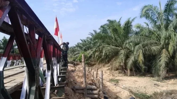 TNI Percantik Jembatan Belly, Urat Nadi Ekonomi Baktiya