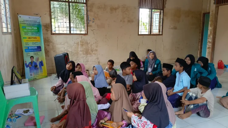 Pulihkan Trauma Anak Pascabanjir, Mahasiswa KPM UIN SUNA Gelar "Taman Ceria"