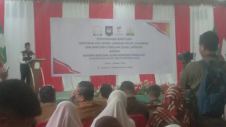 Kemensos Salurkan Dana Santunan Kepada Penyintas Bencana Banjir Aceh Timur
