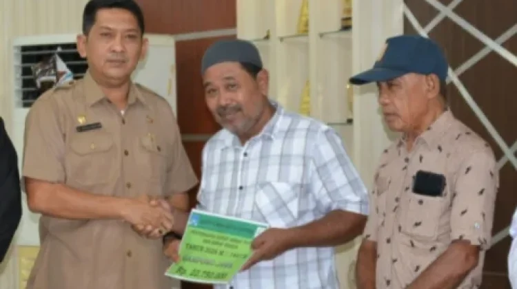 Pemko Langsa Melaui Baitul Mal Salurkan Zakat Rp855 Juta kepada 7.700 Mu