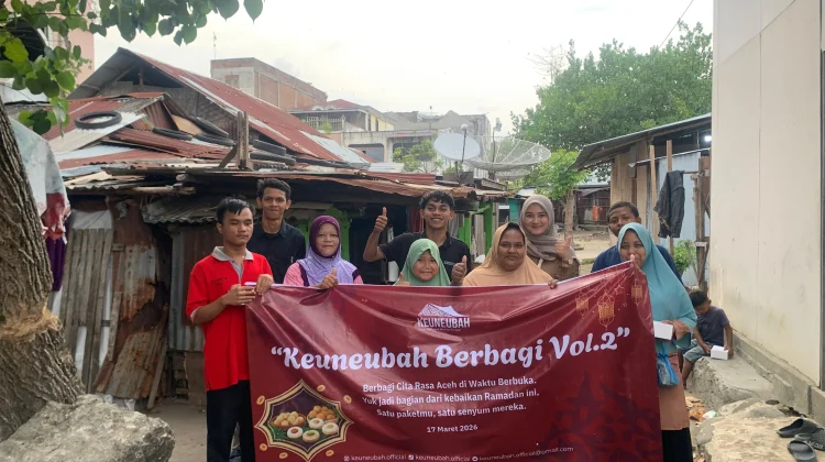 Keuneubah Berbagi Lestarikan Takjil Tradisional Aceh Lhokseumawe